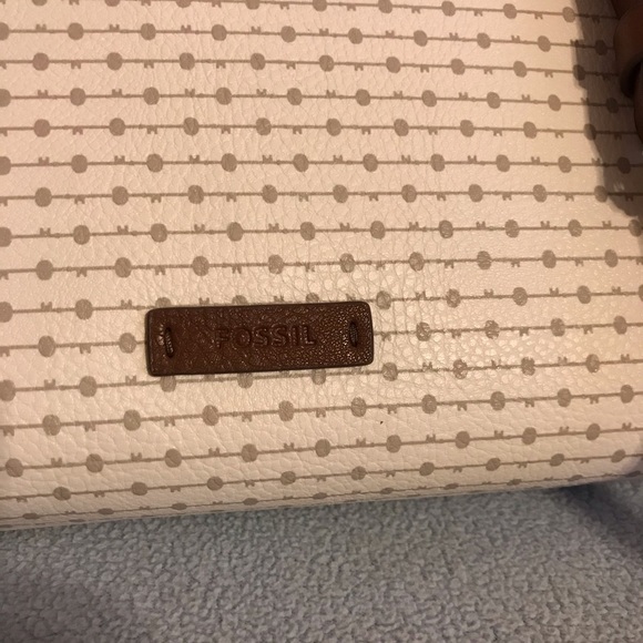 Fossil cross body purse. - Picture 4 of 4